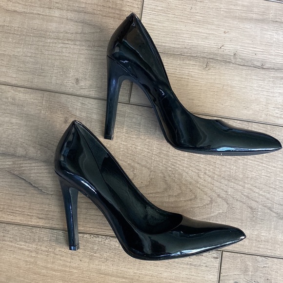 Jessica Simpson patent leather black heels, size 7 1/2 - Picture 3 of 7